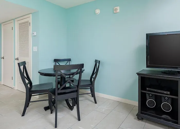 Phoenix Apartment *